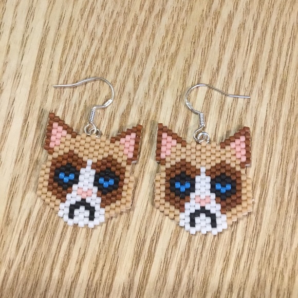Hand Crafted Grumpy Cat Brick Stitch Beaded Earrings - Picture 4 of 10